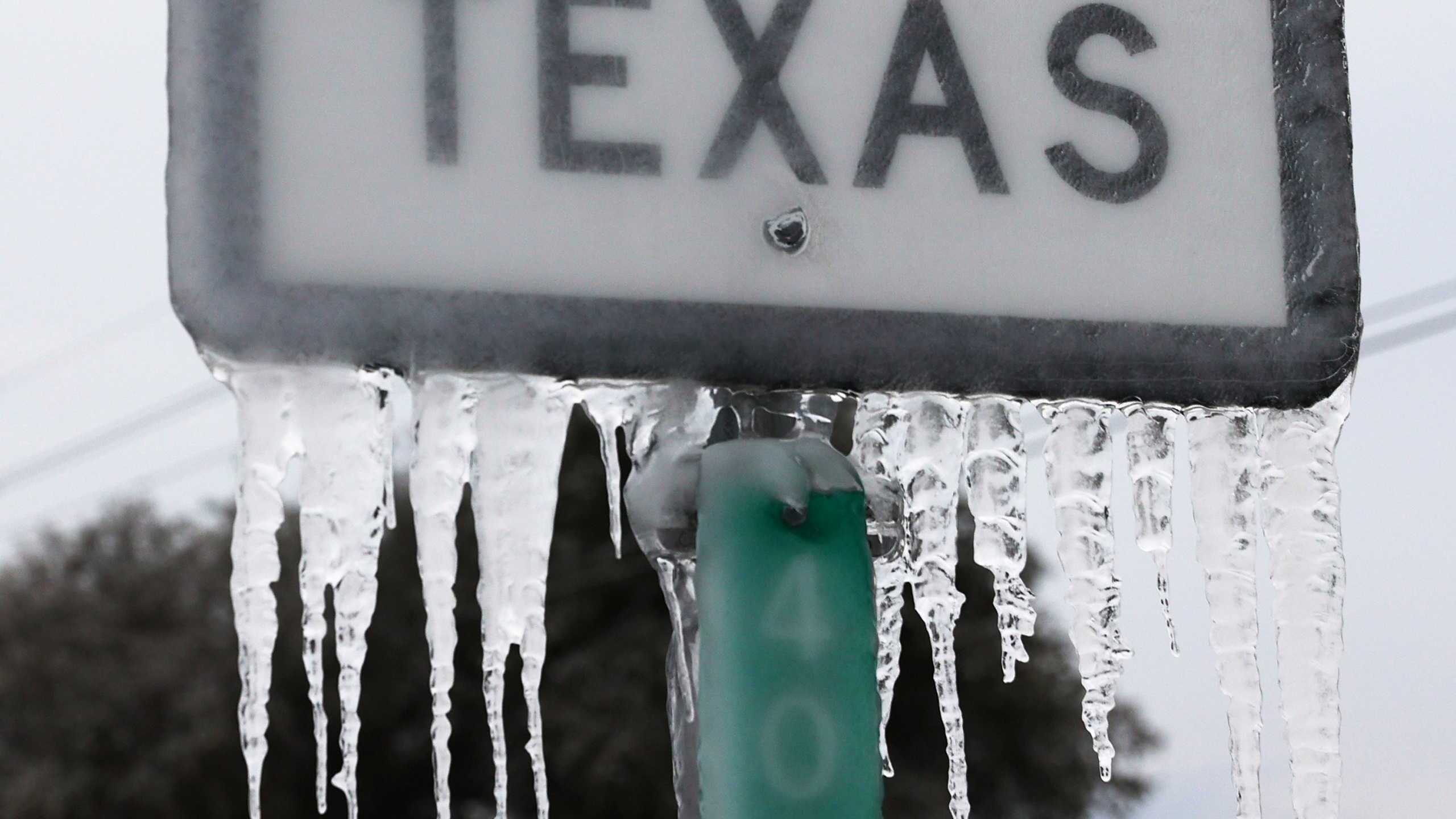 TEXAS Winter Death Increasing, Man body found Frozen in ICE