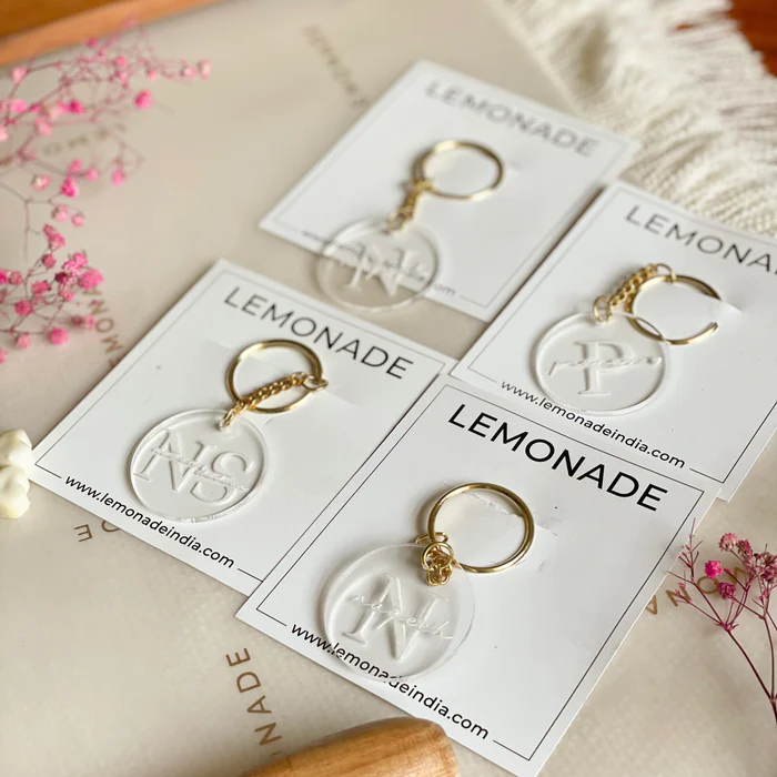Personalized Gifts with Acrylic Pins and Acrylic Keychains: A Memorable Gesture